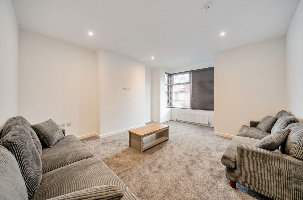 Property photo 3 of 20 1534855-7-1A130ba...