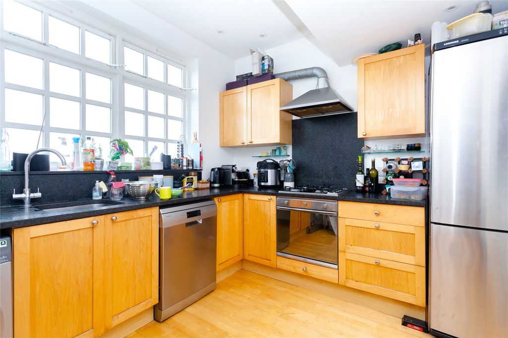 Property photo 2 of 16