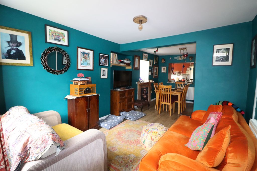 Property photo 2 of 14