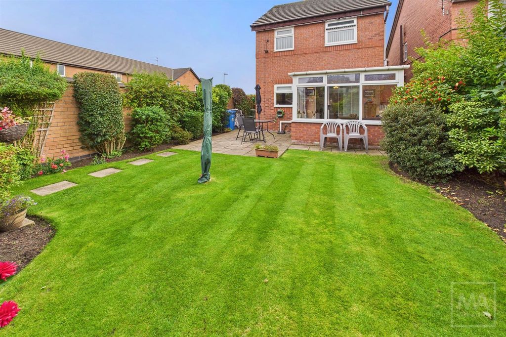 Property photo 3 of 21 Garden