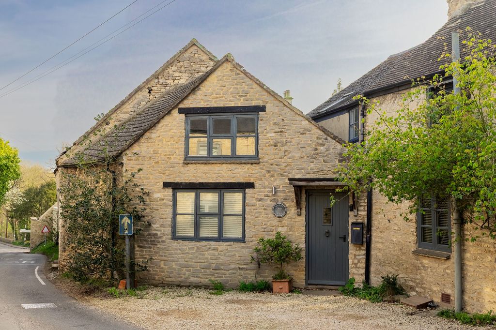 Property photo 1 of 25