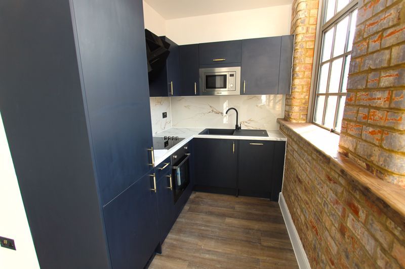 Property photo 1 of 13 Photo 12