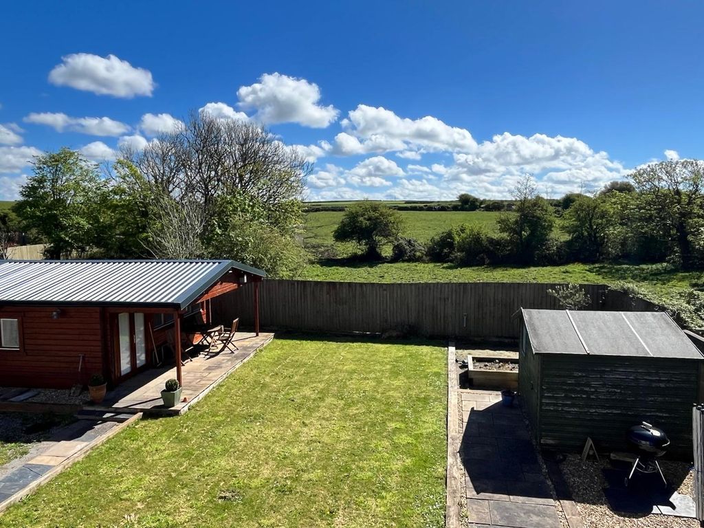 Property photo 2 of 25 33c70E4c-64c5-4Fa2-B421-3571d621F82B