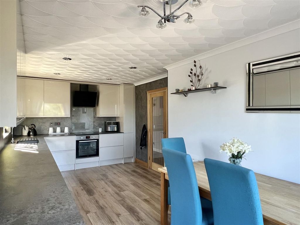 Property photo 3 of 23 Kitchen/Diner:
