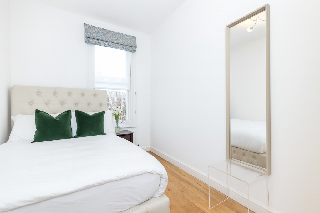 Property photo 2 of 8 Picture 3