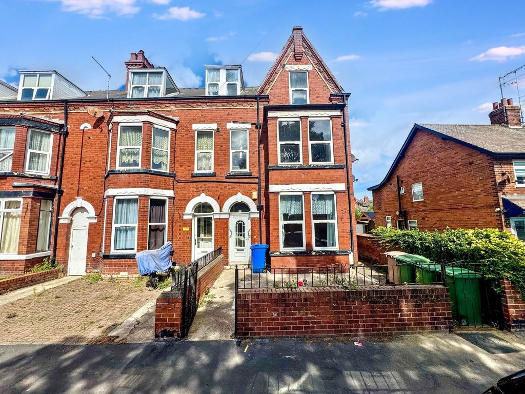 Property photo 1 of 40