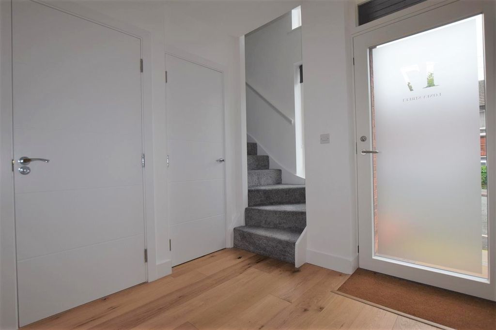 Property photo 2 of 10 Entrance Hallway