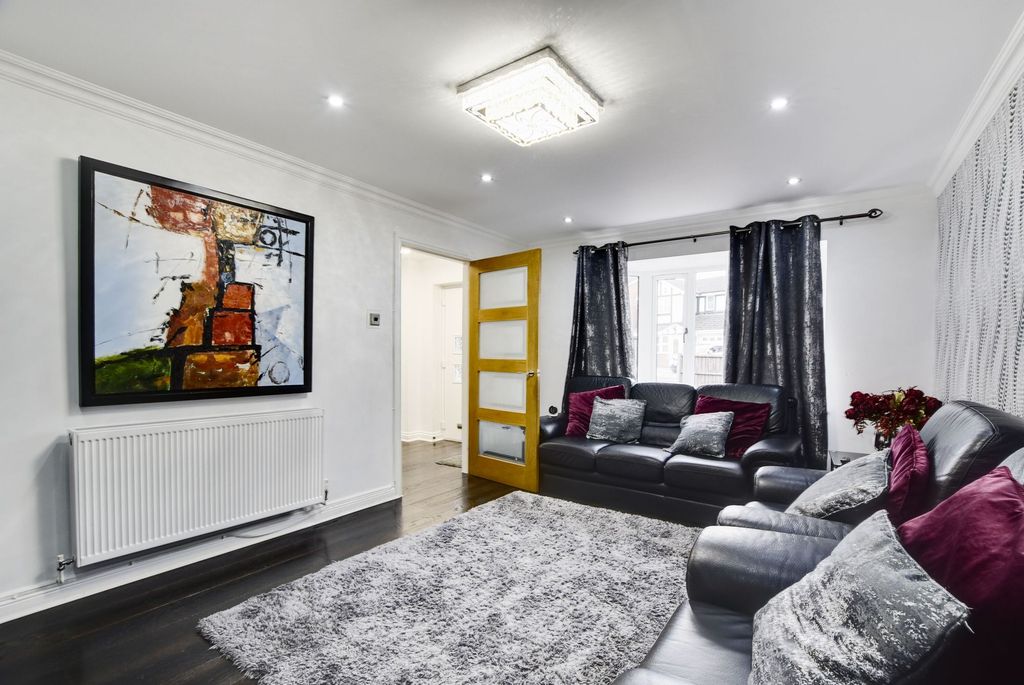 Property photo 2 of 26