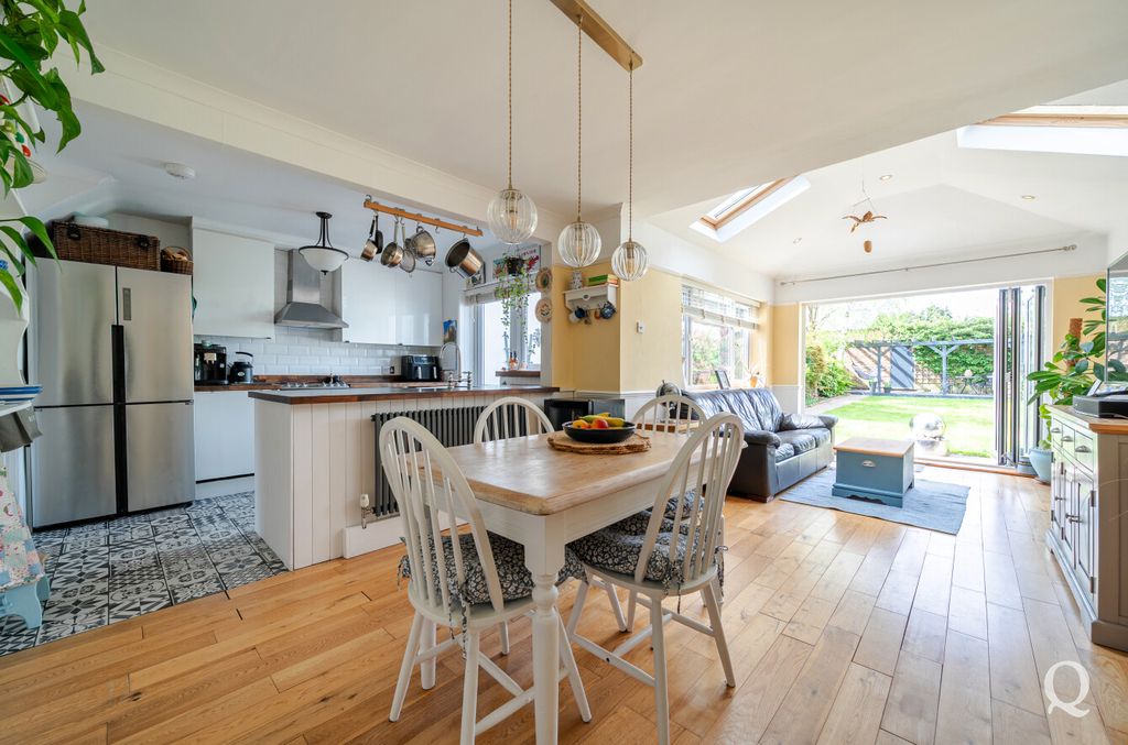 Property photo 2 of 24 1870Ec63-9F58-4c3...