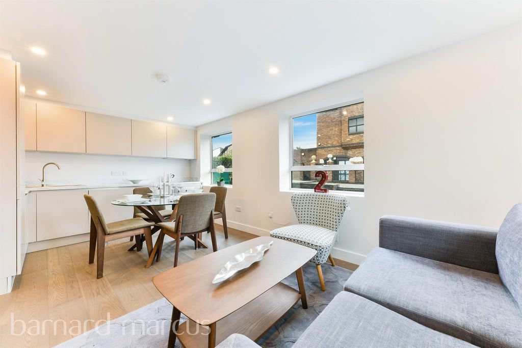 Property photo 3 of 6 Living Room