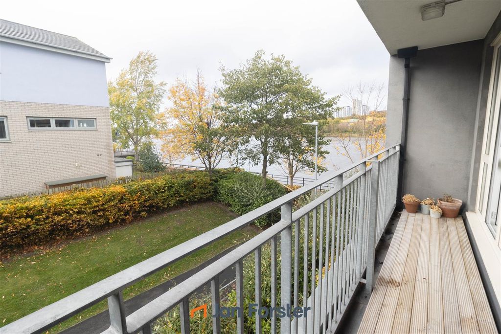 Property photo 1 of 11 Balcony/View