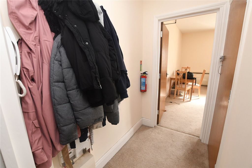 Property photo 2 of 10 Picture No. 04