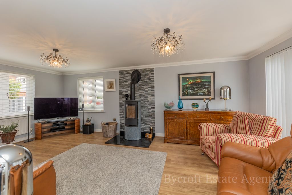Property photo 2 of 18