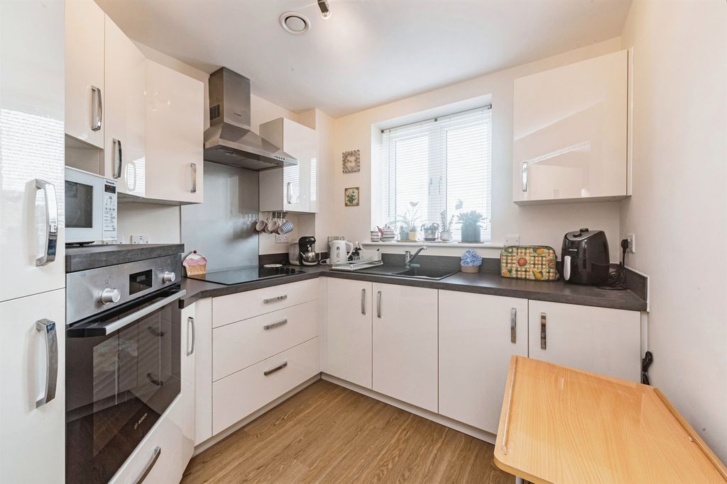 Property photo 2 of 15