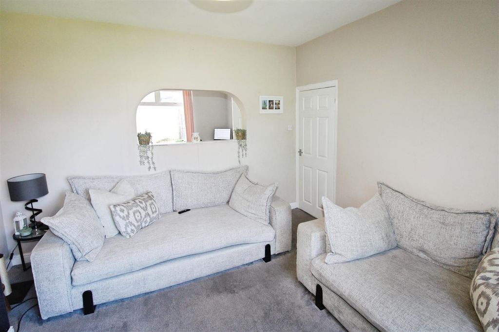 Property photo 3 of 15 Living Room