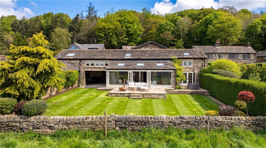 Property photo 1 of 18 External