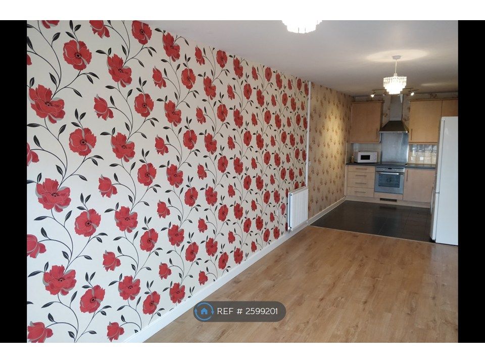 Property photo 1 of 11 Living Room