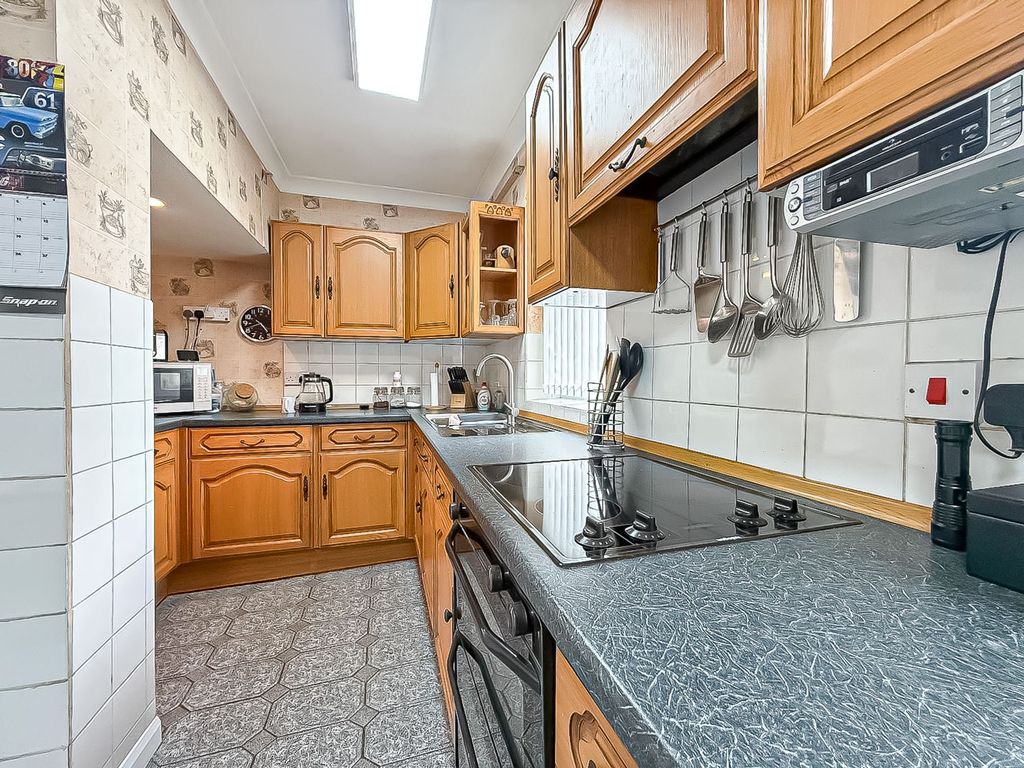 Property photo 3 of 12