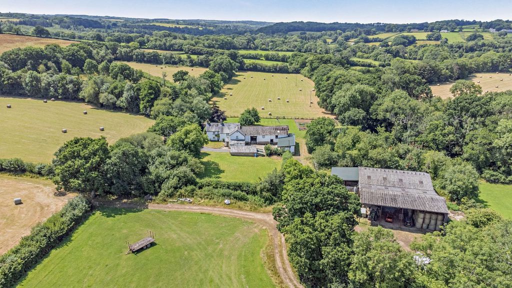 Property photo 2 of 25 Marshford Farm