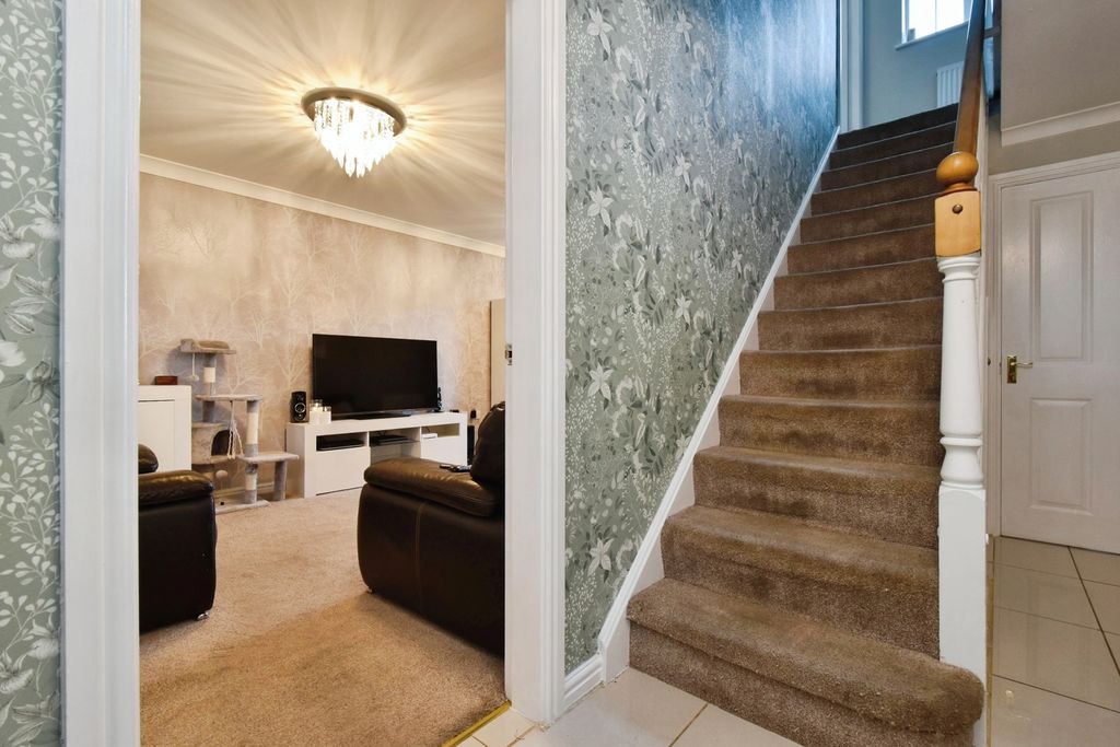 Property photo 3 of 23 Pbox-Img.Jpg