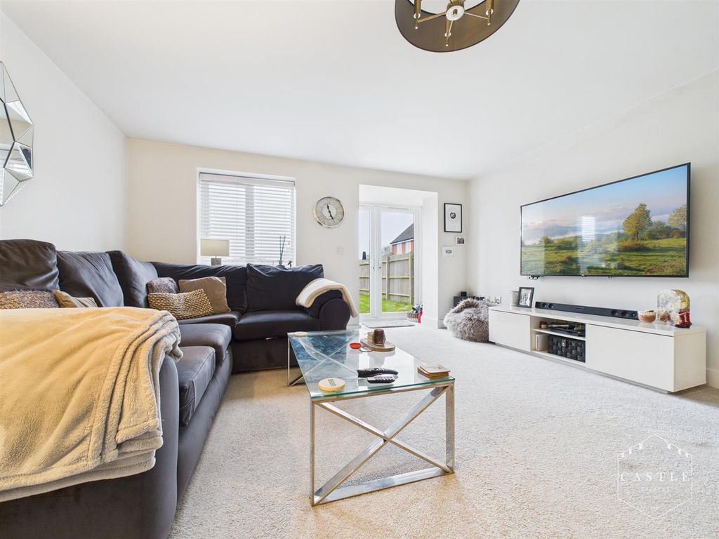 Property photo 2 of 16 Lounge/Dining Room