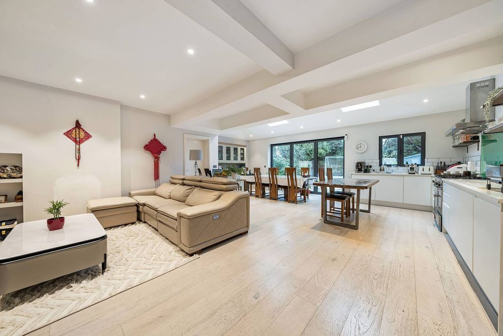 Property photo 3 of 20