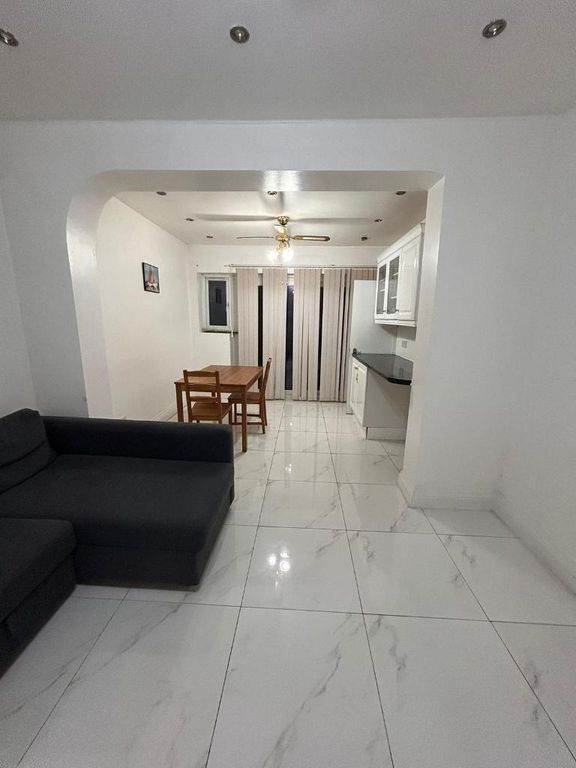 Property photo 2 of 11 Photo 2