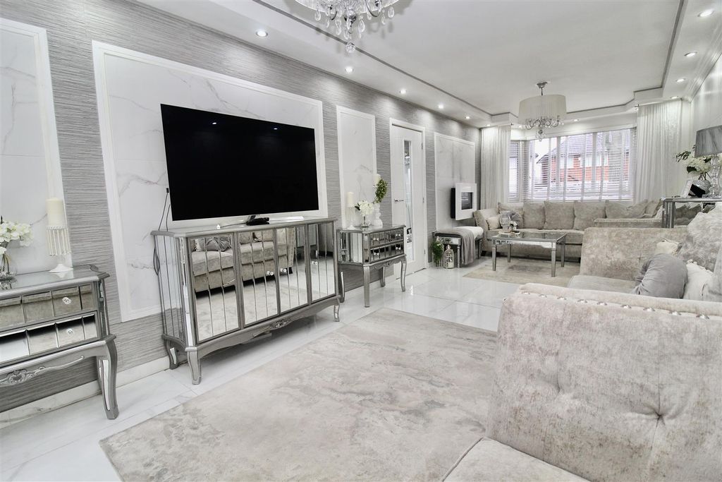 Property photo 1 of 41 Through Lounge (Was Originally 2 Rooms)