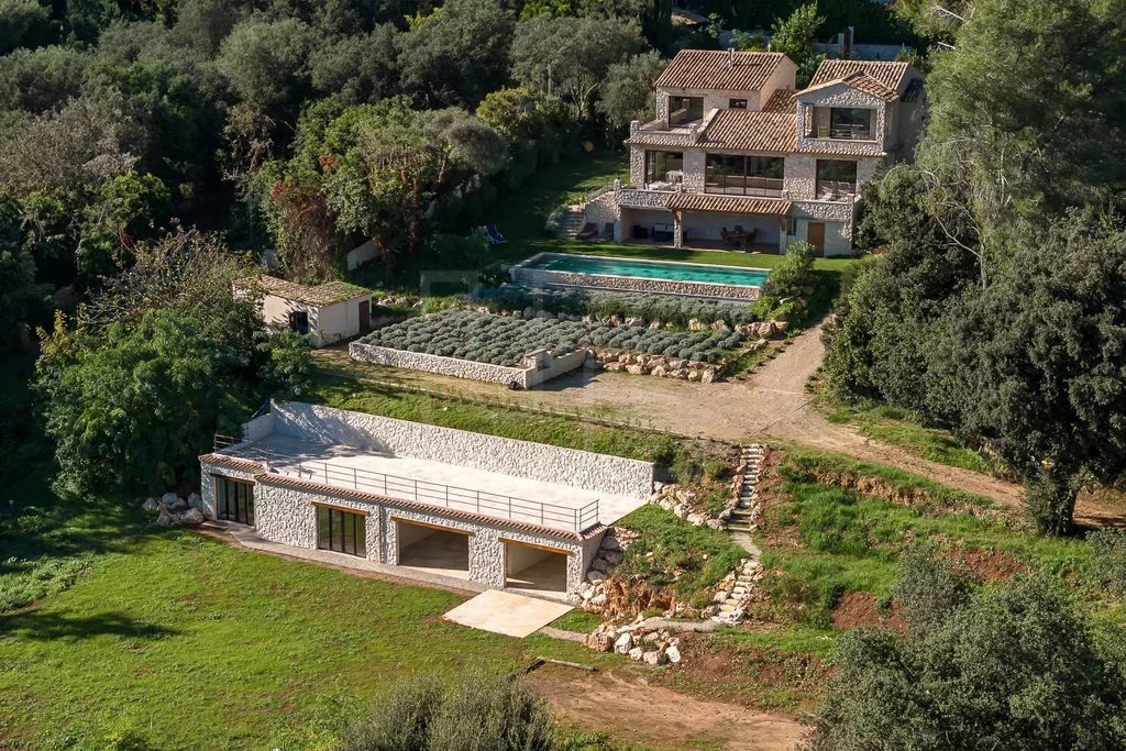 Property photo 3 of 32