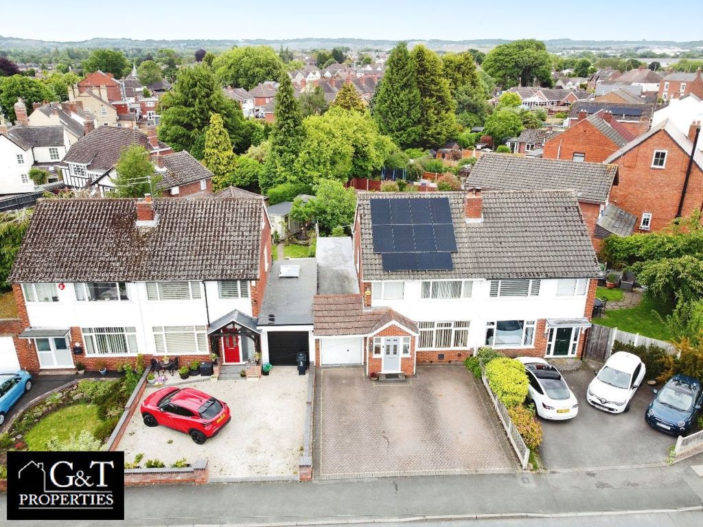 Property photo 2 of 31