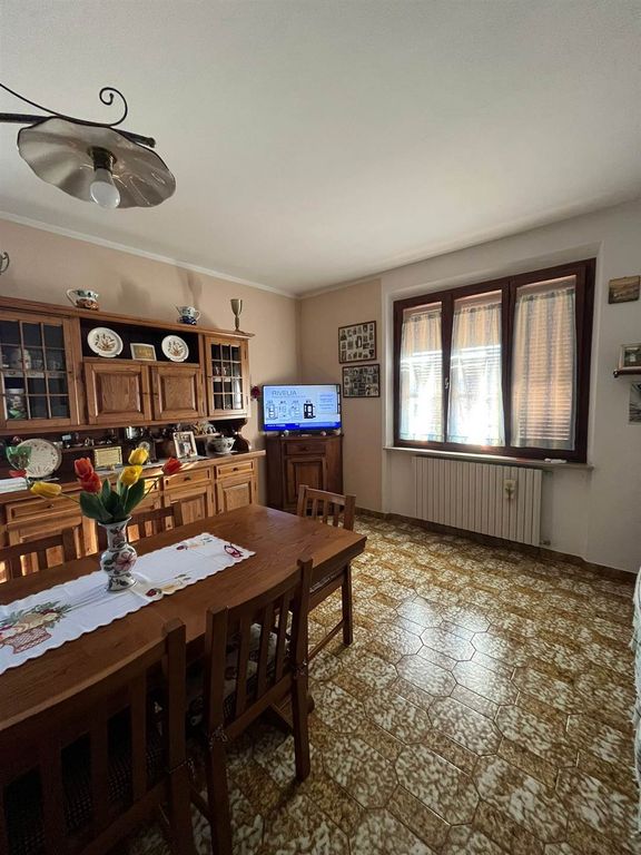 Property photo 2 of 30