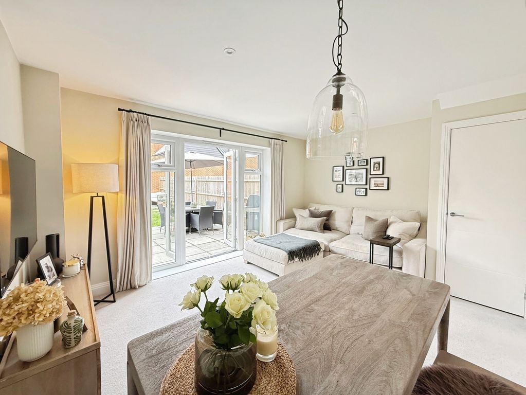 Property photo 3 of 17 Pbox-Img.Jpg