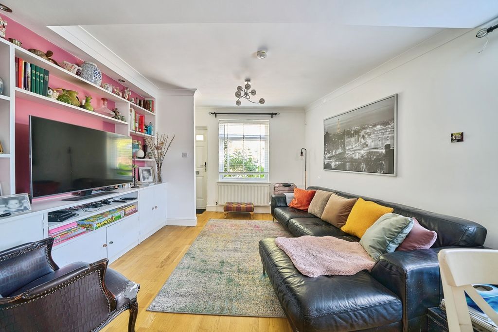 Property photo 3 of 25 Photo