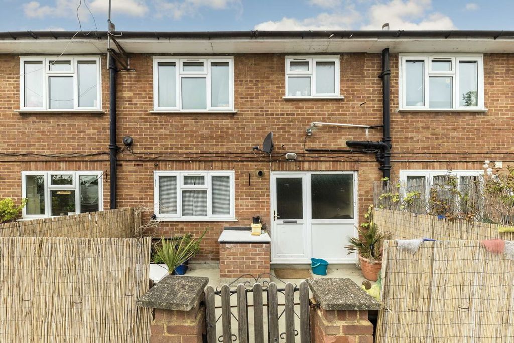 Property photo 1 of 8