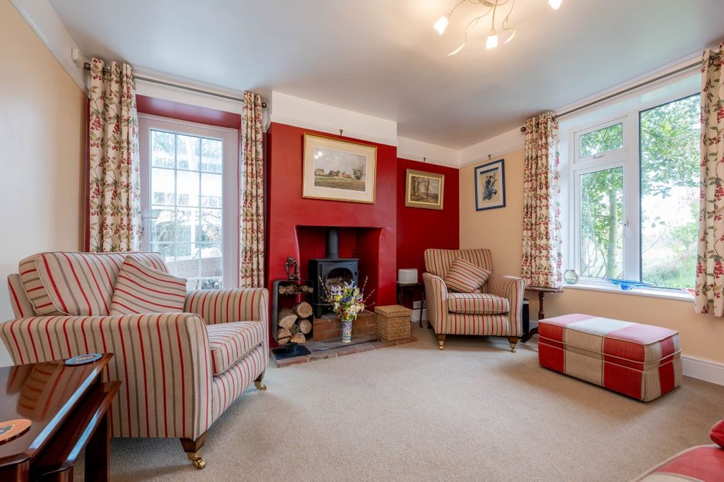 Property photo 3 of 34