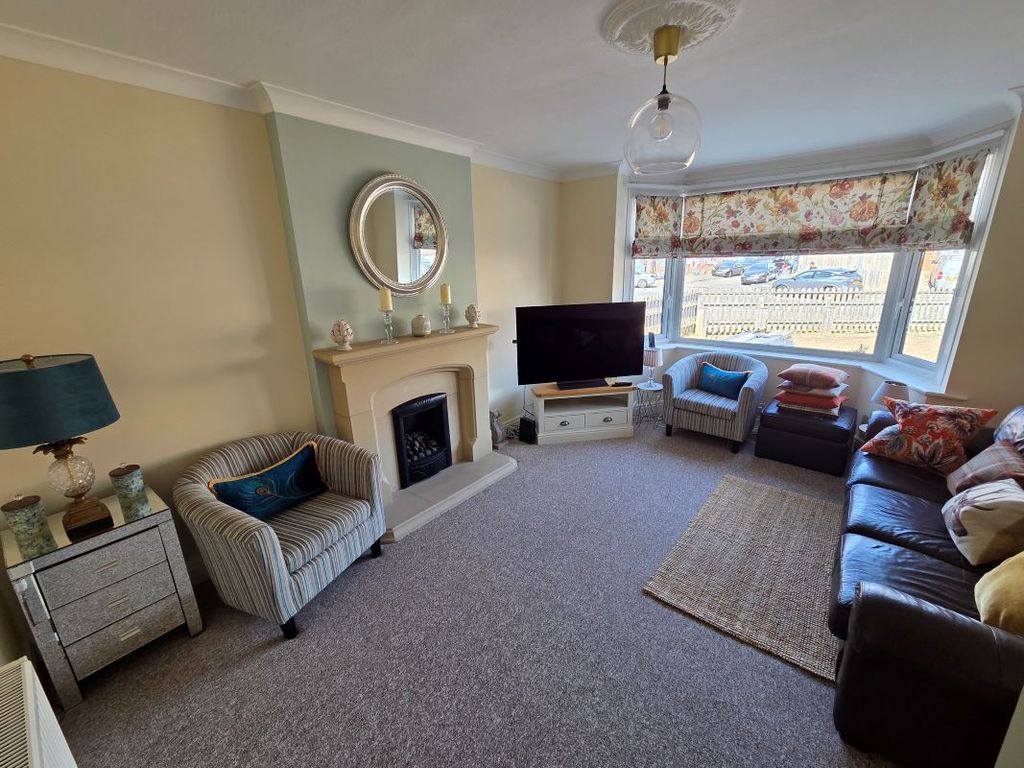 Property photo 3 of 35