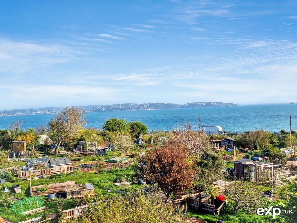 Property photo 2 of 30