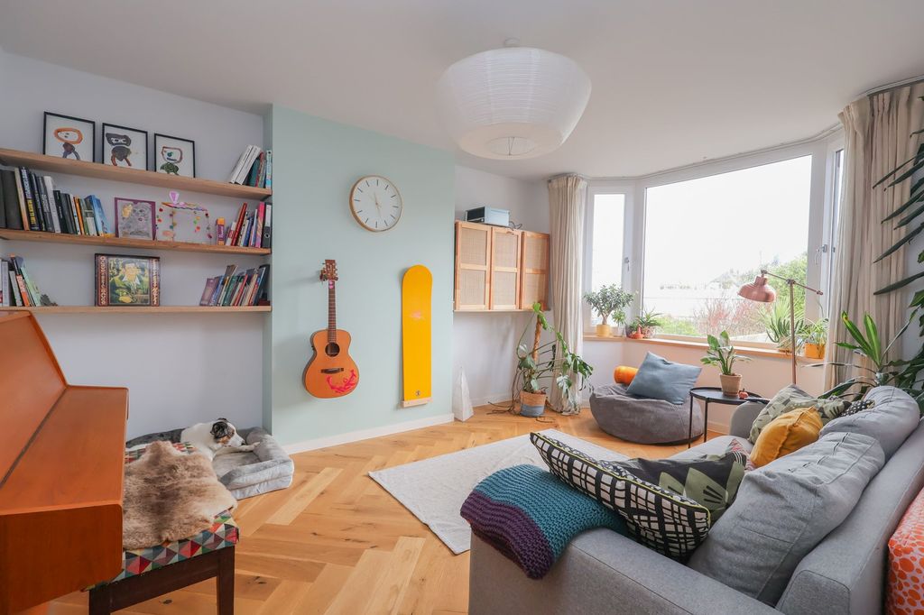 Property photo 2 of 26