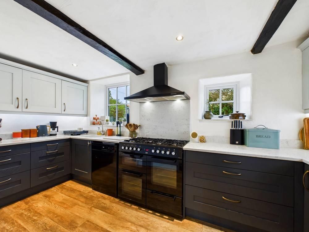 Property photo 2 of 23 Kitchen