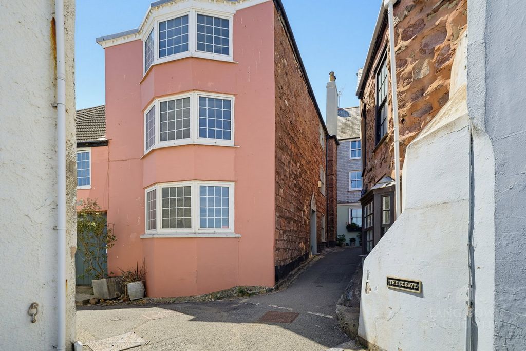 Property photo 1 of 63