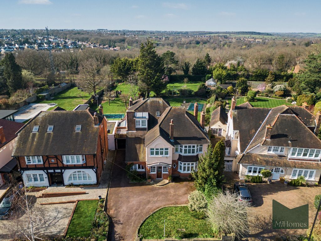 Property photo 3 of 24