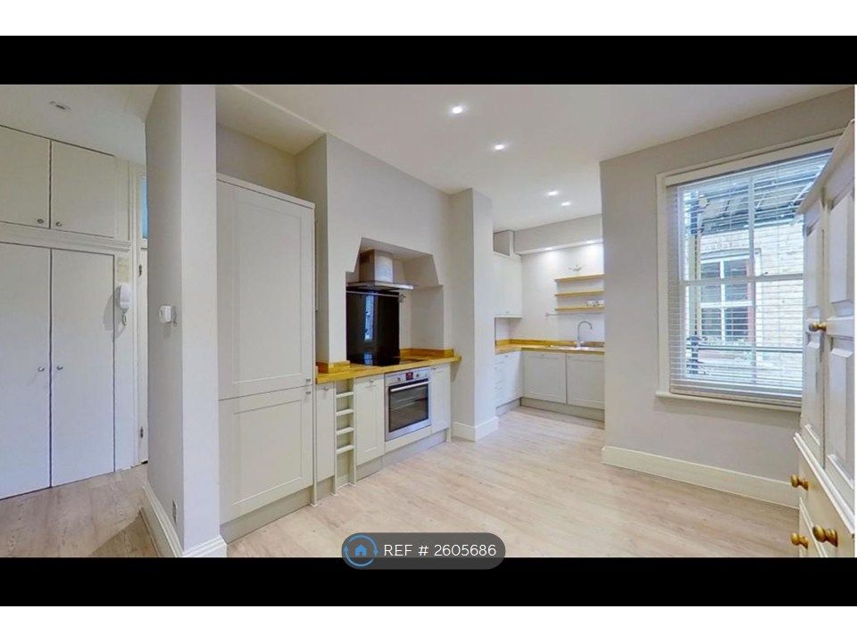 Property photo 2 of 9 Kitchen Breakfast Room