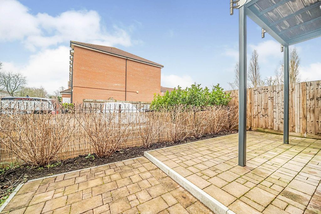 Property photo 2 of 9 Terrace