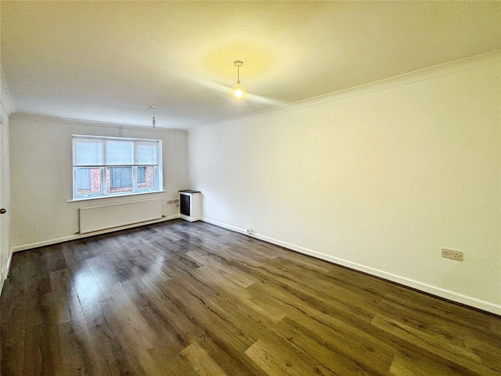 Property photo 2 of 13 Picture No. 29