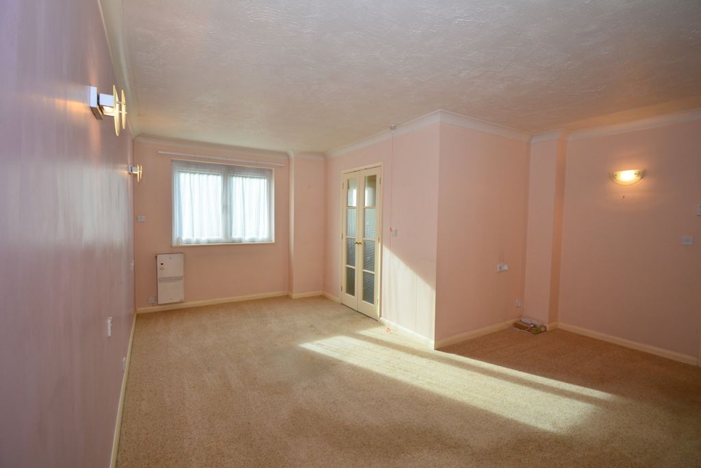Property photo 2 of 9 Living Room