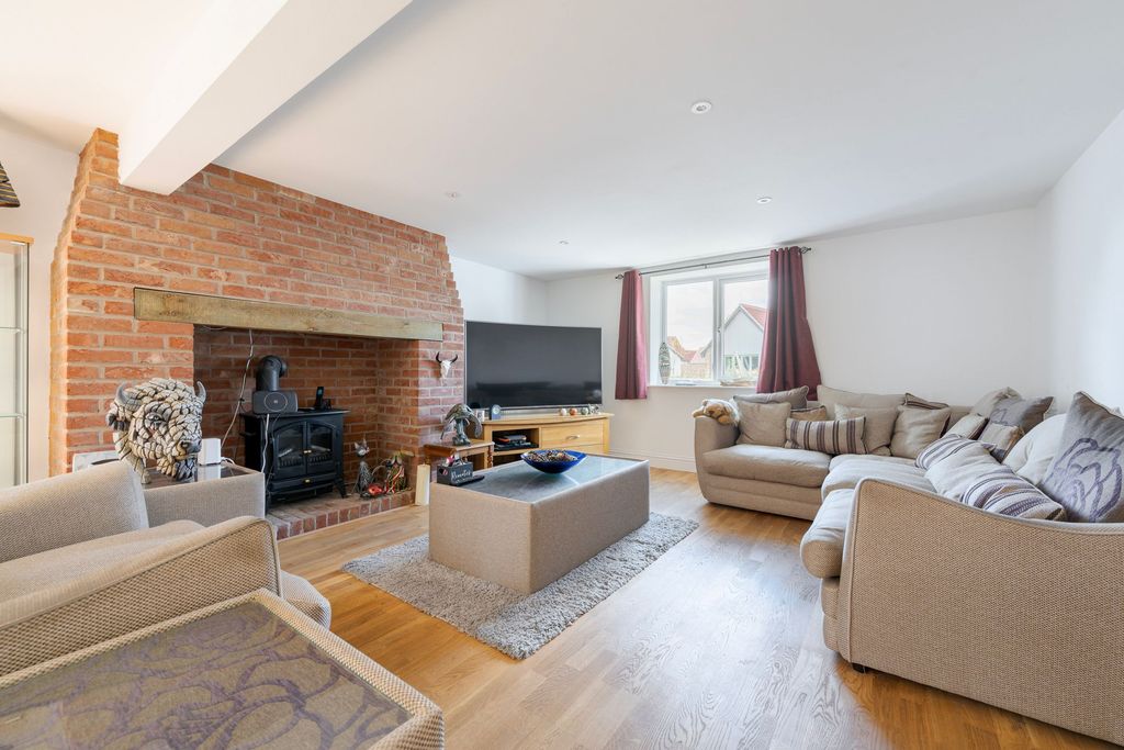 Property photo 2 of 30