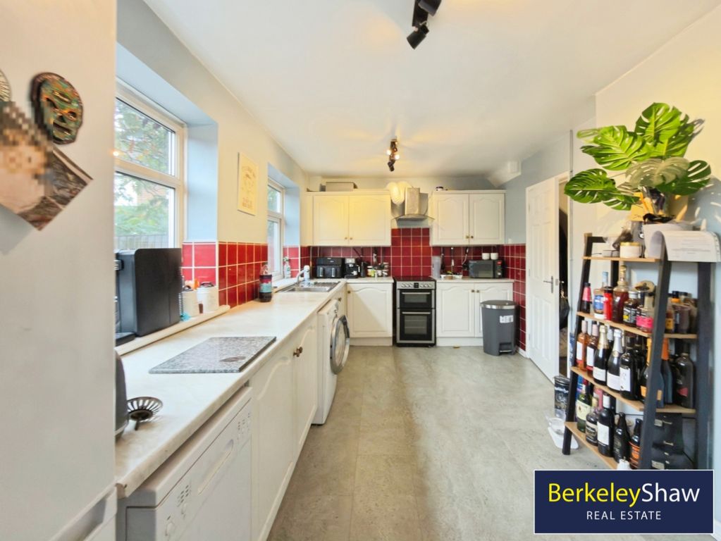 Property photo 3 of 12 Kitchen/Dining Room