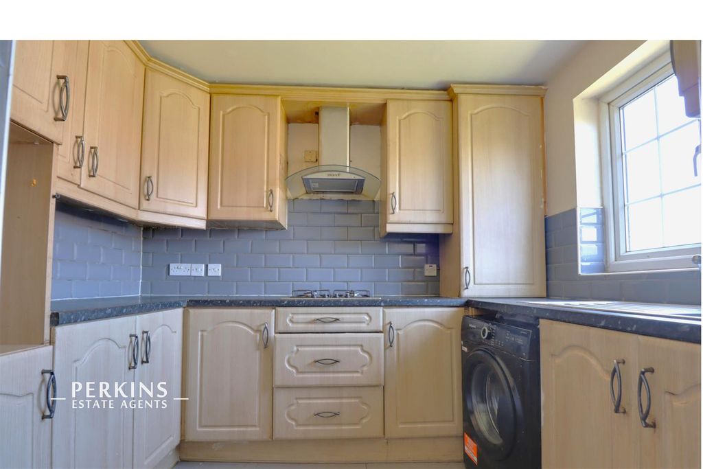 Property photo 2 of 6 Kitchen.Jpg