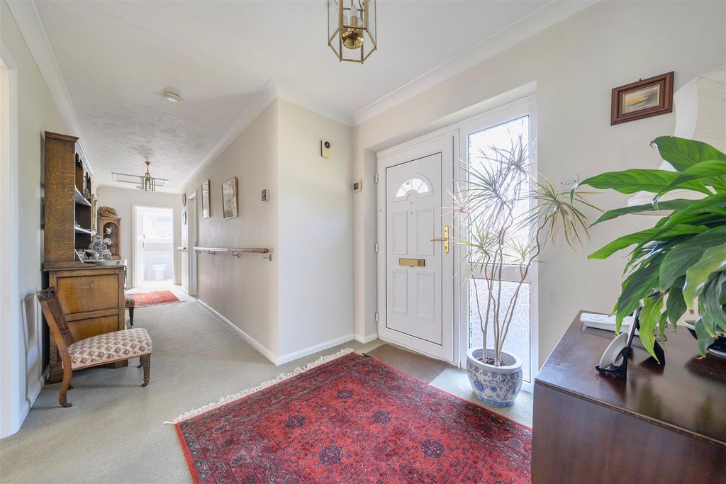 Property photo 3 of 16 Photo 3.Jpg