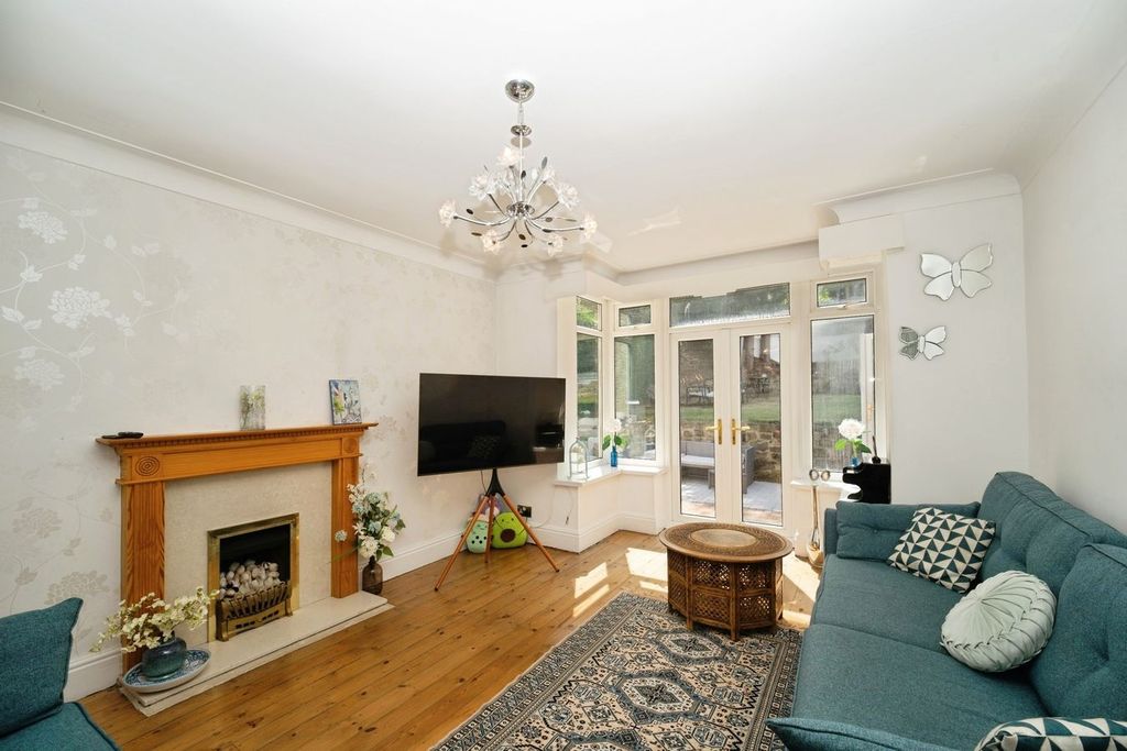 Property photo 3 of 20